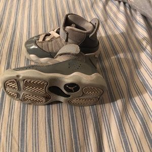 Boys Air Jordan retro 11s “cool gray”